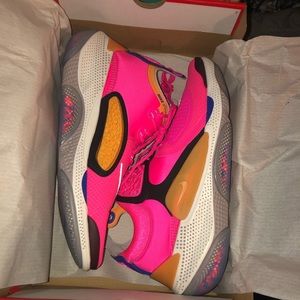 DS brand new Nike Joyride CC3 Setter hyper pink